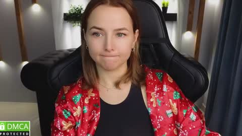 Snapshot of mira_mermayd chatting on 01-15-25, 11:21 Mira online show from 01-15-25, 11:21