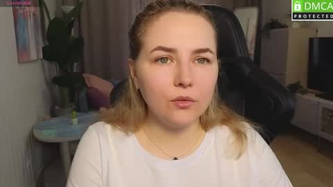 Snapshot of mira_mermayd chatting on 04-25-26, 01:30 Mira online show from 04-25-26, 01:30