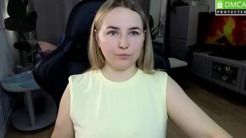 Snapshot of mira_mermayd chatting on 04-26-26, 01:47 Mira online show from 04-26-26, 01:47