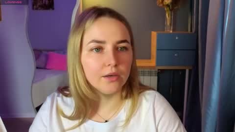 Snapshot of mira_mermayd chatting on 04-28-26, 02:27 Mira online show from 04-28-26, 02:27