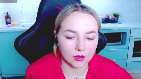 Snapshot of mira_mermayd chatting on 04-30-26, 02:07 Mira online show from 04-30-26, 02:07