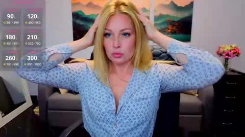 Snapshot of mira_whitme chatting on 05-20-26, 12:00 Mira online show from 05-20-26, 12:00