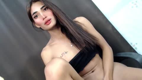 Snapshot of miraclegirl23 chatting on 01-18-25, 08:40 Zoey online show from 01-18-25, 08:40