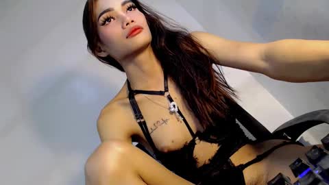 Snapshot of miraclegirl23 chatting on 02-03-25, 11:47 Zoey online show from 02-03-25, 11:47