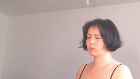 Snapshot of miradiaz chatting on 06-15-26, 05:42 Meera online show from 06-15-26, 05:42