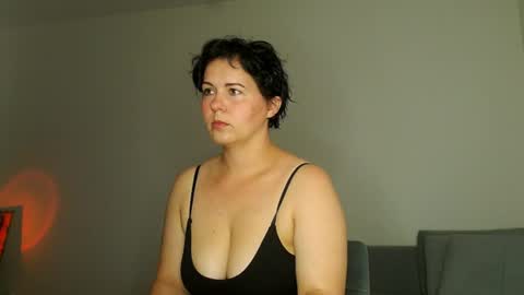 Snapshot of miradiaz chatting on 07-02-26, 09:15 Meera online show from 07-02-26, 09:15