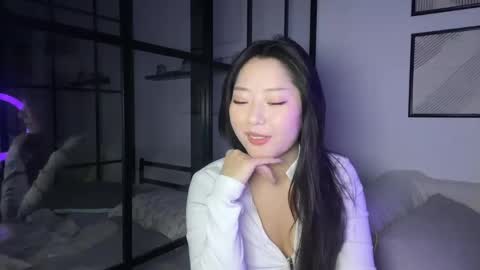 Snapshot of mirafloat chatting on 10-15-25, 01:11 mirafloat online show from 10-15-25, 01:11