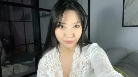 Snapshot of mirafloat chatting on 10-18-25, 11:11 mirafloat online show from 10-18-25, 11:11