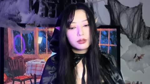 Snapshot of mirafloat chatting on 10-28-25, 01:25 mirafloat online show from 10-28-25, 01:25