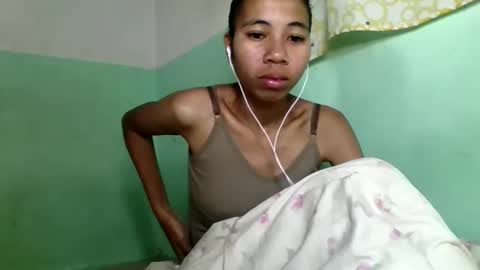 Snapshot of mirah881 chatting on 09-28-25, 05:02 mirah881 online show from 09-28-25, 05:02