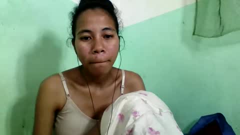 Snapshot of mirah881 chatting on 10-06-25, 05:54 mirah881 online show from 10-06-25, 05:54