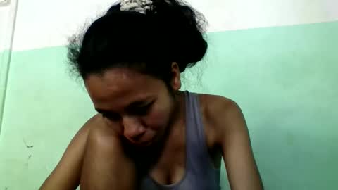 Snapshot of mirah881 chatting on 11-06-25, 08:04 mirah881 online show from 11-06-25, 08:04