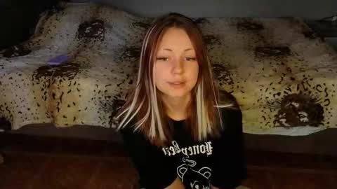 Snapshot of mirahardmanxx chatting on 11-05-25, 12:38 Happy New Year online show from 11-05-25, 12:38