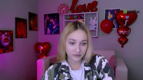 Snapshot of mirammore chatting on 02-19-26, 12:12 Mira online show from 02-19-26, 12:12