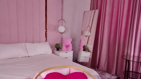 Mira online show from 04-17-26, 06:38