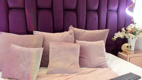 Miranda  online show from 03-31-26, 01:44