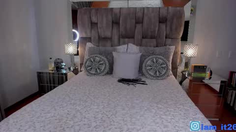 Snapshot of mirandacollins_ chatting on 10-01-25, 11:55 Miranda online show from 10-01-25, 11:55