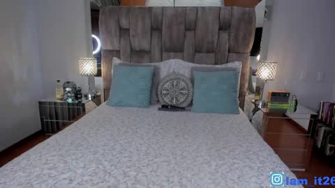 Snapshot of mirandacollins_ chatting on 04-20-26, 12:02 Miranda online show from 04-20-26, 12:02