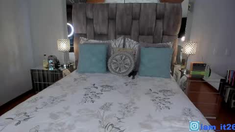 Snapshot of mirandacollins_ chatting on 04-21-26, 12:45 Miranda online show from 04-21-26, 12:45