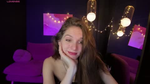 Snapshot of mirandaglow chatting on 01-13-25, 08:47 Miranda online show from 01-13-25, 08:47