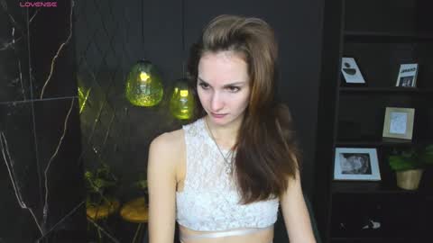 Snapshot of mirandaglow chatting on 01-27-25, 08:51 Miranda online show from 01-27-25, 08:51