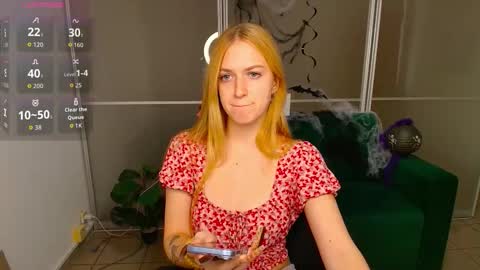 Snapshot of mirandamayers chatting on 11-04-25, 12:37 MirandaMayers online show from 11-04-25, 12:37