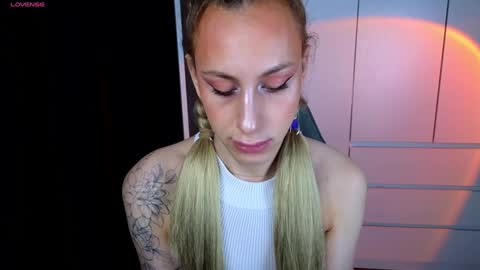 Snapshot of miraraid chatting on 12-26-24, 01:29 miraraid online show from 12-26-24, 01:29