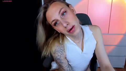 Snapshot of miraraid chatting on 01-15-25, 01:23 miraraid online show from 01-15-25, 01:23