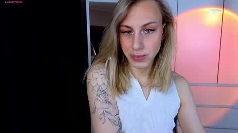 Snapshot of miraraid chatting on 01-15-25, 10:17 miraraid online show from 01-15-25, 10:17