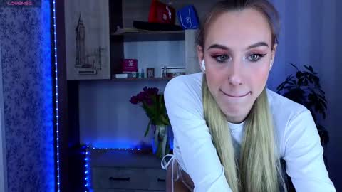 Snapshot of miraraid chatting on 03-10-25, 05:54 miraraid online show from 03-10-25, 05:54