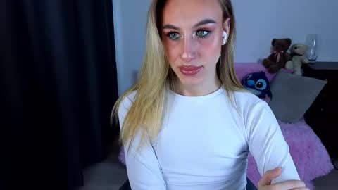 Snapshot of miraraid chatting on 09-22-25, 04:03 miraraid online show from 09-22-25, 04:03