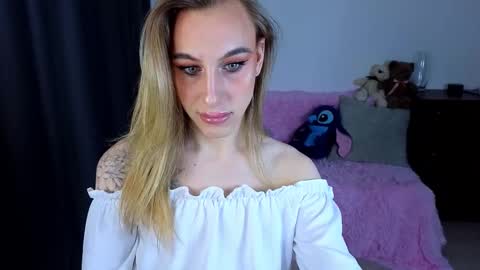 Snapshot of miraraid chatting on 10-19-25, 03:18 miraraid online show from 10-19-25, 03:18