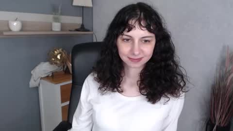 Snapshot of mirarose87 chatting on 03-04-26, 06:52 Mira online show from 03-04-26, 06:52