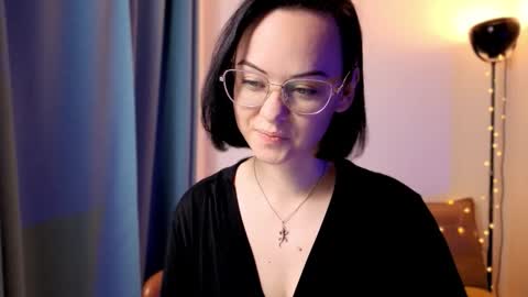 MiraSkyy online show from 11-18-25, 04:22