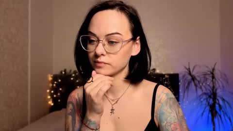 MiraSkyy online show from 12-03-25, 04:27