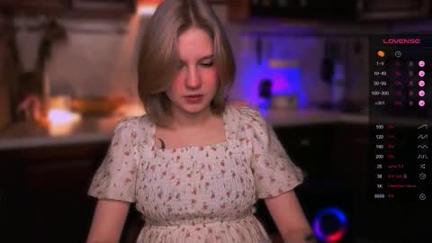 Snapshot of mirrameow chatting on 11-12-25, 10:09 Mira online show from 11-12-25, 10:09