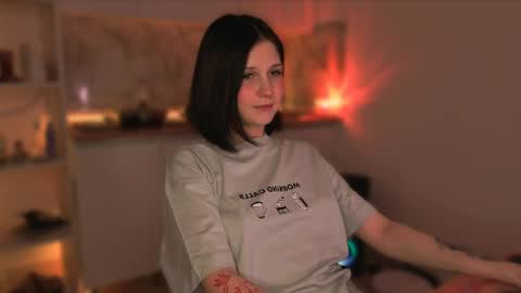 Mira online show from 05-20-26, 01:01