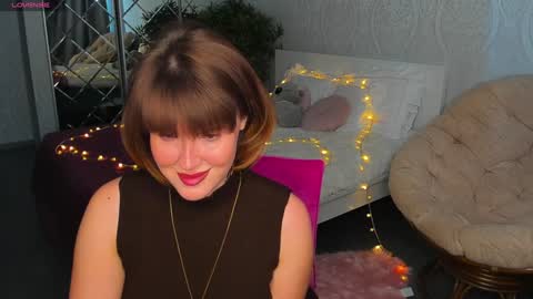 Snapshot of mirrorofsoul chatting on 12-08-24, 06:22 Shelley online show from 12-08-24, 06:22