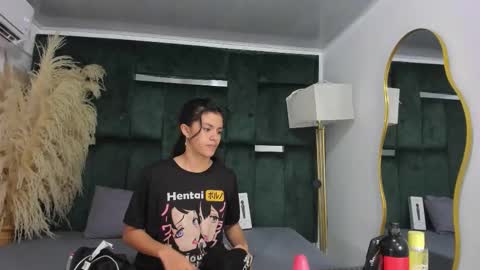 Snapshot of misaki_kai chatting on 11-14-25, 05:28 Misaki Kai online show from 11-14-25, 05:28