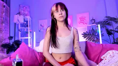 Snapshot of misapage chatting on 09-19-25, 12:56 Misa online show from 09-19-25, 12:56