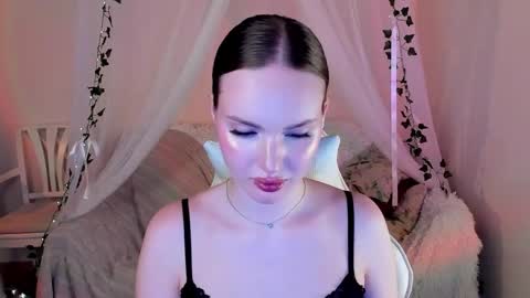 Snapshot of mish_ka3 chatting on 09-18-25, 03:14 Misha online show from 09-18-25, 03:14