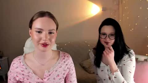 Snapshot of mish_ka3 chatting on 11-24-25, 01:44 Misha online show from 11-24-25, 01:44