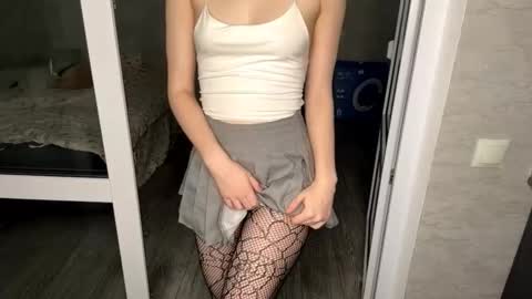 Molly online show from 11-13-25, 05:45