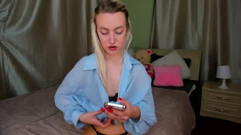 Snapshot of mishapallmer chatting on 04-30-26, 04:08 mishapallmer online show from 04-30-26, 04:08