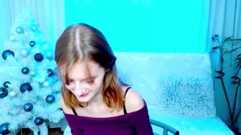 Snapshot of miss___alisa chatting on 12-19-25, 08:32 Alisa NONNUDE online show from 12-19-25, 08:32