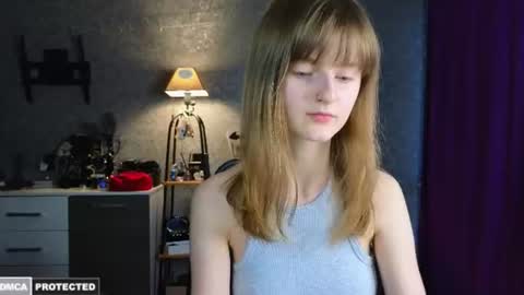 Snapshot of miss___alisa chatting on 06-21-26, 05:48 Alisa NONNUDE online show from 06-21-26, 05:48