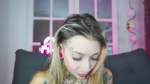 Snapshot of miss___angel chatting on 06-20-26, 11:02 miss___angel online show from 06-20-26, 11:02