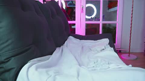 Snapshot of miss___angel chatting on 06-25-26, 11:26 miss___angel online show from 06-25-26, 11:26