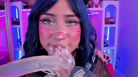 Snapshot of miss___megan chatting on 06-17-26, 02:36 Megan online show from 06-17-26, 02:36