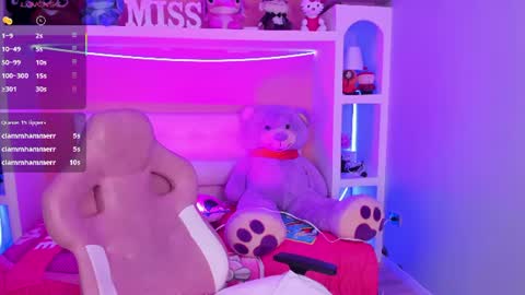 Snapshot of miss___megan chatting on 06-25-26, 06:18 Megan online show from 06-25-26, 06:18